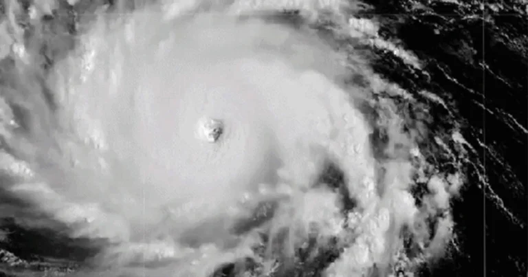Satellite view of Hurricane Lowell approaching west of Hawaii with rain bands near the islands